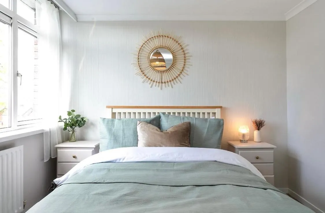 Sleek 2 Bedroom Apartment Belfast