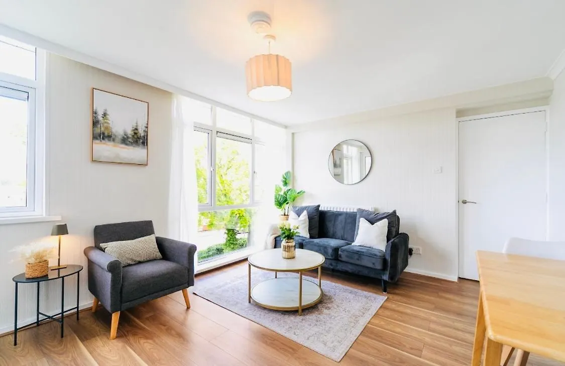 Sleek 2 Bedroom Apartment Belfast